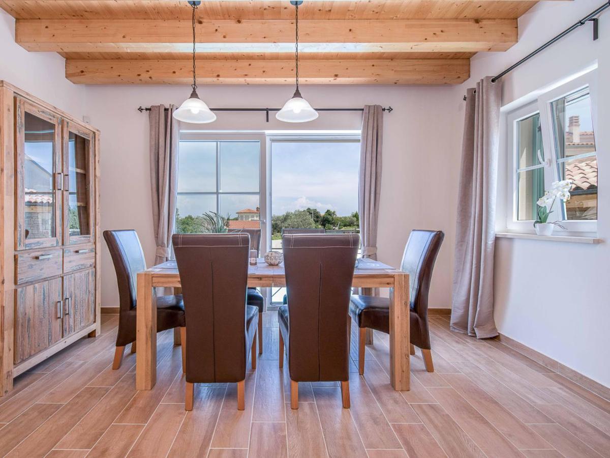 Moderne Istrische Steinvilla - 4 Sterne Mit Privatem, Beheizbaren Pool & Meerblick Kavran Exterior foto